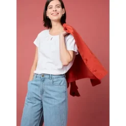 Appletree Keyhole Detail T-Shirt in GOTS-Certified Organic Cotton